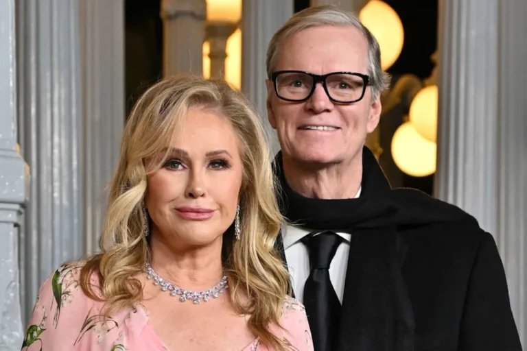 Kathy Hilton deslumbra con un atrevido look en su aniversario de bodas kathy-hilton-deslumbra-con-un-atrevido-look-en-su-aniversario-de-bodas