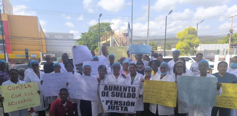 enfermeras-protestan-en-sfm-en-demanda-de-mejoras-laborales