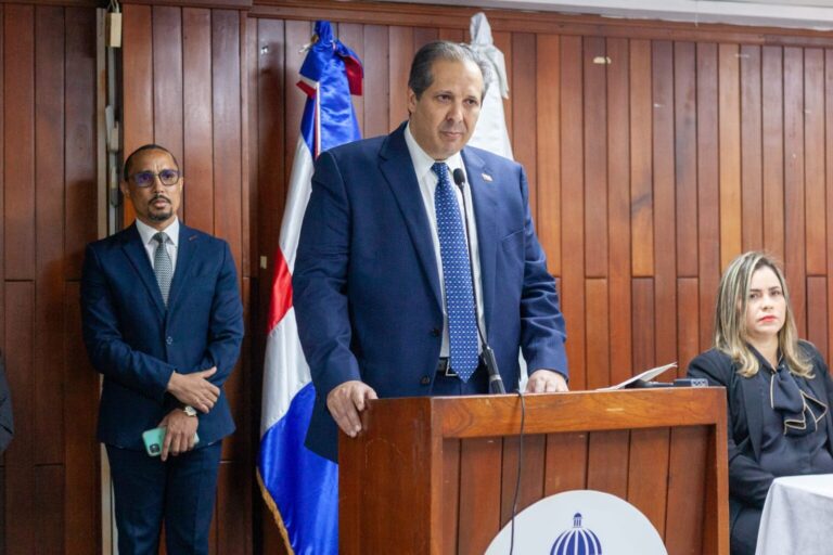 video-|-ministro-de-salud-asegura-no-hay-brote-de-chikungunya-en-el-pais