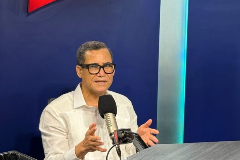 eddy-olivares:-este-gobierno-ha-hecho-44-aumentos-salariales,-mas-que-ningun-otro