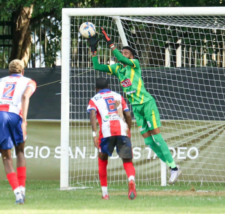 Delfines del Este derrota 2-0 a Moca FC y ganan segundo partido seguido en la LDF delfines-del-este-derrota-2-0-a-moca-fc-y-ganan-segundo-partido-seguido-en-la-ldf