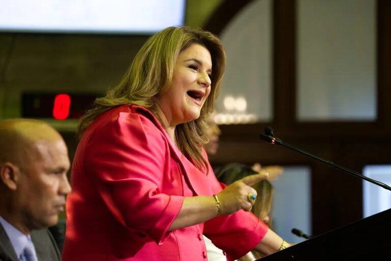 La gobernadora de Puerto Rico niega que haya maniobras militares de EE.UU. en Vieques la-gobernadora-de-puerto-rico-niega-que-haya-maniobras-militares-de-eeuu.-en-vieques