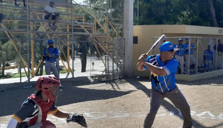 mantenimiento-obtiene-el-pase-a-la-final-de-softbol-tras-imponerse-a-produccion