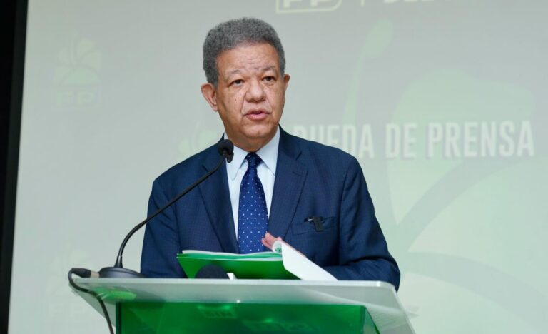 Leonel arremete contra el Gobierno por apagón general y lo atribuye a ineficiencia de la gestión del PRM