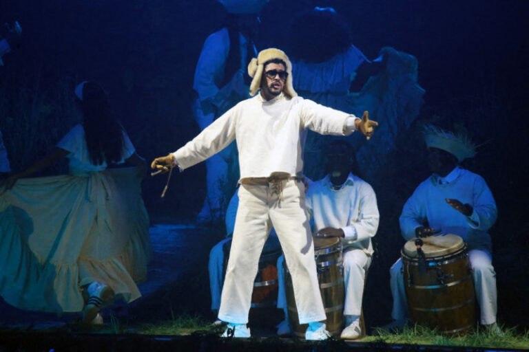 bad-bunny-fue-el-artista-mas-escuchado-en-el-mundo-en-spotify-en-2025