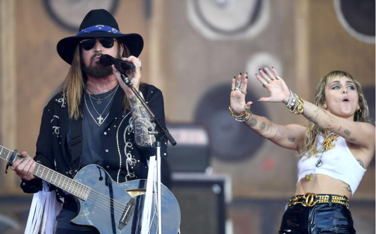 billy-ray-cyrus-gana-demanda-y-tribunal-confirma:-«miley-no-tiene-otra-madre-biologica»