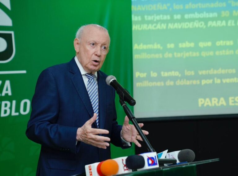 Alburquerque denuncia “estafa maestra” del PRM con fondos públicos y programas sociales alburquerque-denuncia-“estafa-maestra”-del-prm-con-fondos-publicos-y-programas-sociales