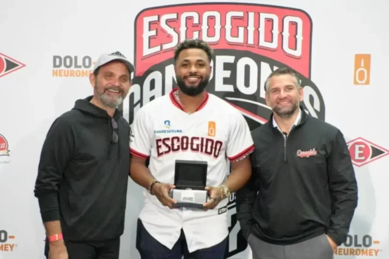 escogido-entrega-anillos-del-campeonato-2024-2025