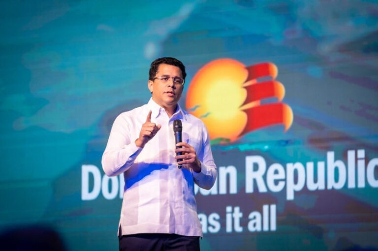Collado advierte a hoteles que deben regularizar licencias o enfrentar sanciones collado-advierte-a-hoteles-que-deben-regularizar-licencias-o-enfrentar-sanciones
