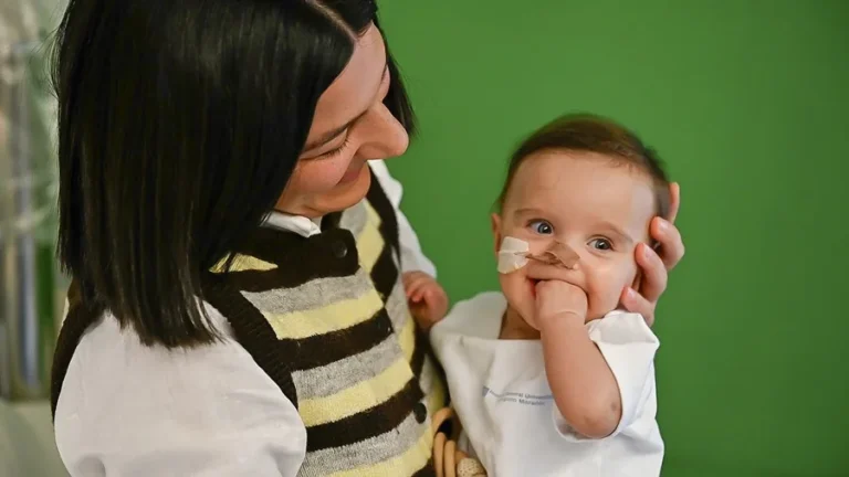 recibe-el-alta-mariami,-la-primera-bebe-trasplantada-parcialmente-de-corazon-en-europa