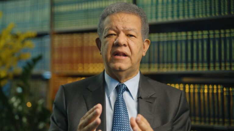 El mito del crecimiento económico en tiempos del PRM leonel-fernandez-califica-el-2025-como-“un-ano-horrible”-para-republica-dominicana
