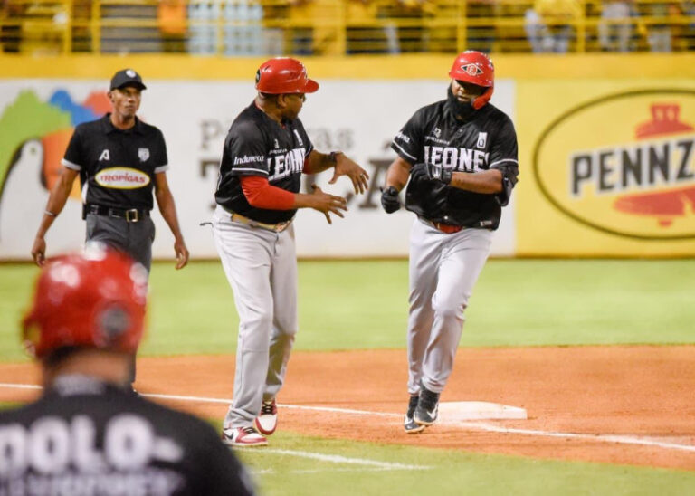 Leones del Escogido inician el Round Robin con paliza sobre Águilas leones-del-escogido-inician-el-round-robin-con-paliza-sobre-aguilas