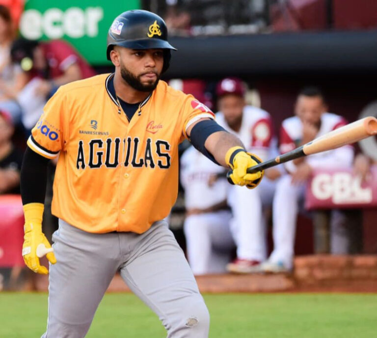 aguilas-logran-su-primer-triunfo-del-round-robin-contra-los-gigantes