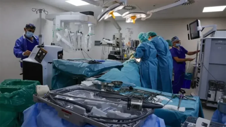 España realiza primera cirugía robótica sin intubación para extirpar un tumor en la tráquea espana-realiza-primera-cirugia-robotica-sin-intubacion-para-extirpar-un-tumor-en-la-traquea