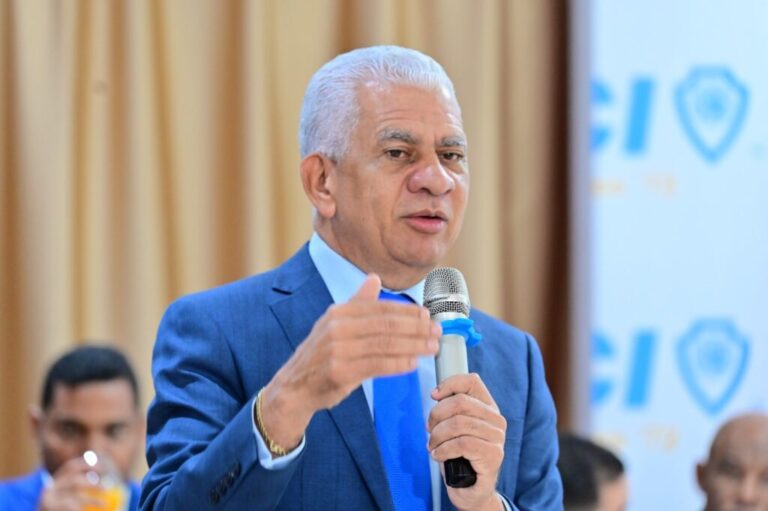 Ricardo de los Santos defiende los 400 mil millones para Presupuesto; dice se necesita reforma fiscal