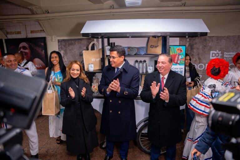 República Dominicana impacta en el corazón de Manhattan con histórica promoción turística en el metro de Nueva York