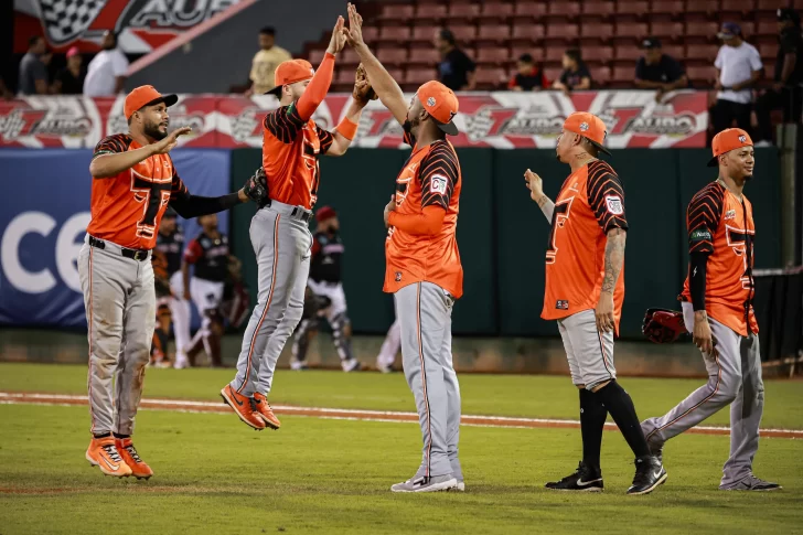 Toros del Este se reafirman en el Round Robin con triunfo 3-1 sobre Gigantes toros-del-este-se-reafirman-en-el-round-robin-con-triunfo-3-1-sobre-gigantes