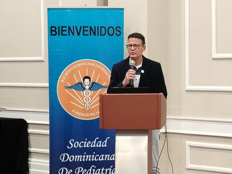 Pediatras alertan sobre riesgos y piden mantener vacunación tras suspensión en EE. UU. pediatras-alertan-sobre-riesgos-y-piden-mantener-vacunacion-tras-suspension-en-ee-uu.