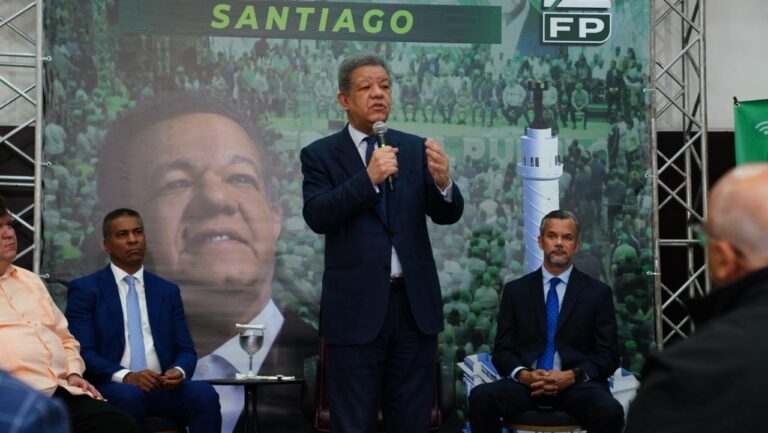 Leonel al PRM: “Ya no prometan más, hagan”, pues el “atraco de SeNaSa” les quitó la autoridad moral