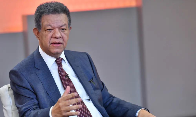 LEONEL FERNÁNDEZ CRITICA ALZA DE PRECIOS Y CULPA AL GOBIERNO DEL PRM POR LA CRISIS ECONÓMICA leonel-fernandez-critica-alza-de-precios-y-culpa-al-gobierno-del-prm-por-la-crisis-economica