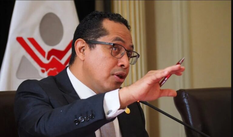 Jefe de jurado electoral de Perú admite “serias irregularidades” en los comicios