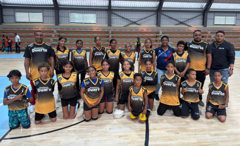 provincia-duarte-clasifican-a-la-gran-final-torneo-nacional-mini-voly
