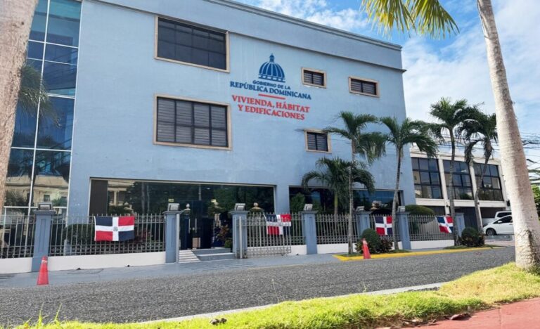MIVHED establece transición de un año para implementar nuevo Código de Construcción