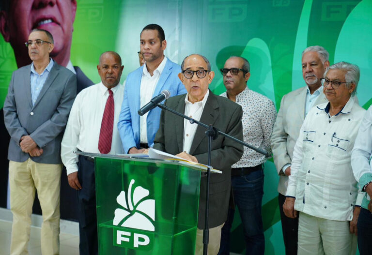 FP acusa al PRM de convertir la excepción en regla para contratar obras millonarias y evadir controles