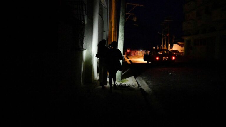 El mayor apagón de este viernes en Cuba dejará sin electricidad a la vez al 58 % del país