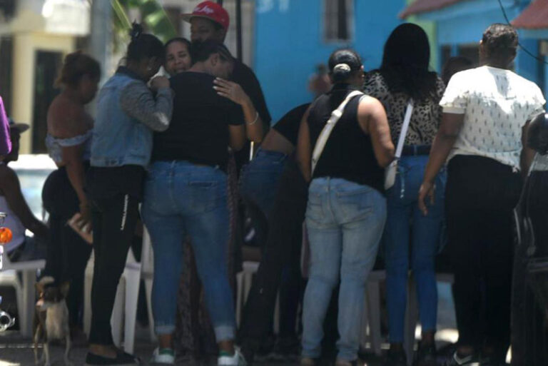 Velan cuatro presuntos miembros de “Los Chukys de Los Frailes” abatidos por la Policía