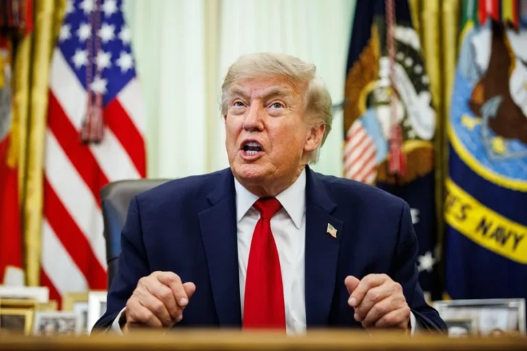 Trump exige bajar el precio de la gasolina en EE. UU. a 2,50 dólares por galón