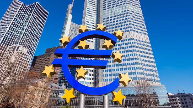 BCE sube los tipos de interés en 25 puntos básicos, hasta el 2,25%, por la inflación