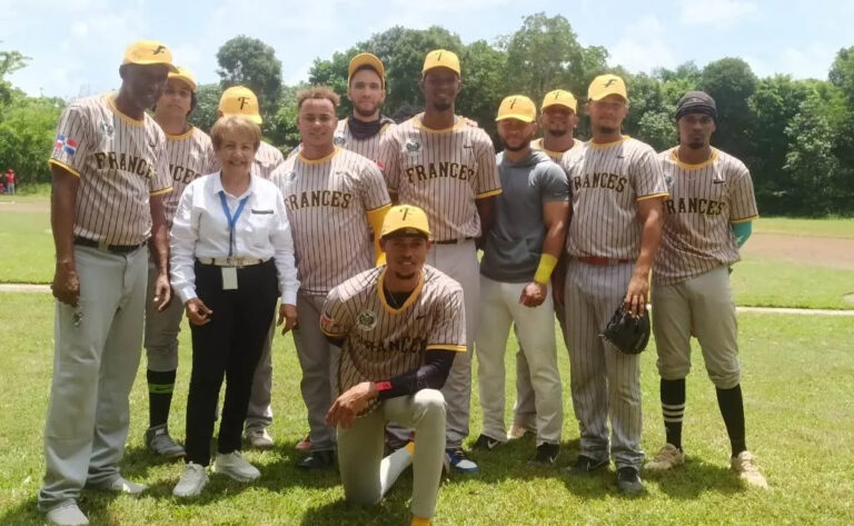 Francés toma ventaja 2-0 sobre La Enea en la final del béisbol campesino copa Grupo Rizek