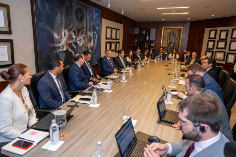 Misión del FMI sostiene encuentro con Banreservas