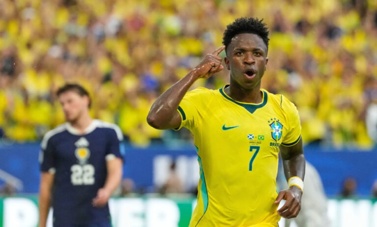 Vinícius Júnior logra doblete, Brasil vence a Escocia 3-0 y se instala en siguiente fase del Mundial