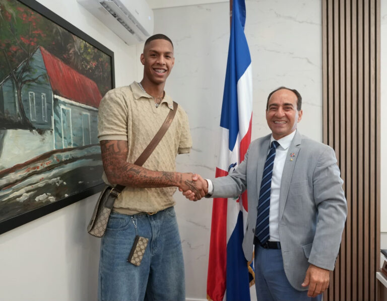 hansel-enmanuel”-consulado-recibe-“gran-visita-valoracion-multiples