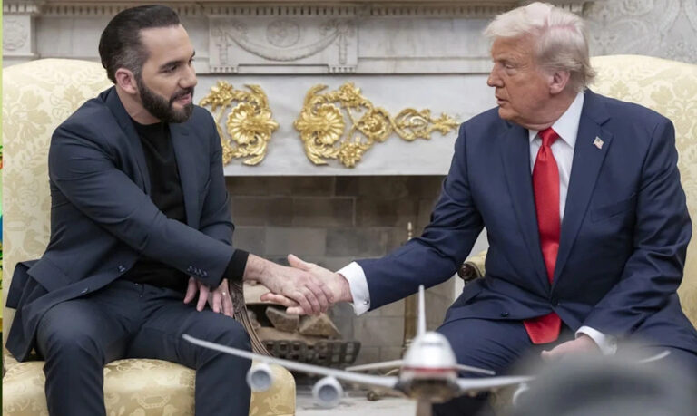 Trump Recibe a Bukele en Casa Blanca para Encuentro Privado trump-recibe-a-bukele-en-casa-blanca-para-encuentro-privado