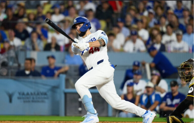 Los Dodgers remontan una desventaja inicial de 6 carreras y ganan 12-7 para extender la racha de derrotas de los Padres