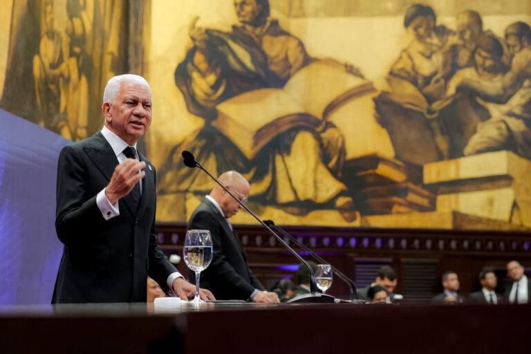Ricardo de los Santos presenta balance de gestión con 416 iniciativas aprobadas y avances históricos en el Senado