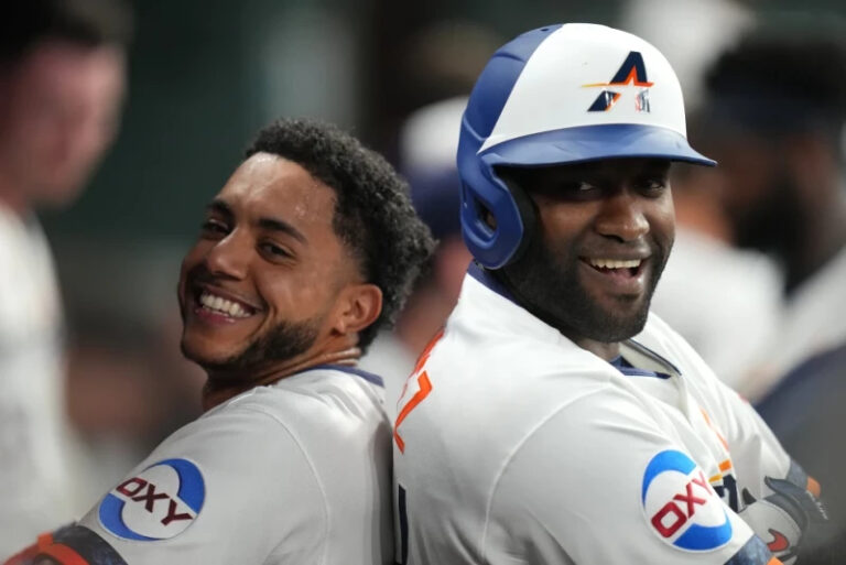 Un grand slam de Peña y dos jonrones de Álvarez conducen a Astros a vencer a Marlins