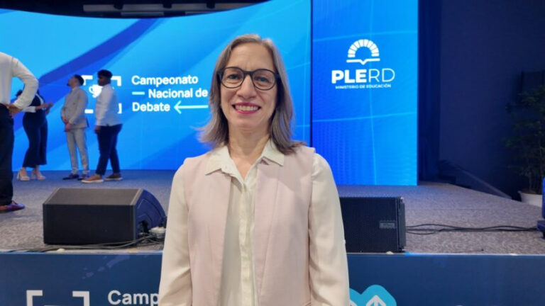 Viceministra Scheker: Campeonato Nacional de Debate es una “apuesta del Minerd para desarrollar las competencias”