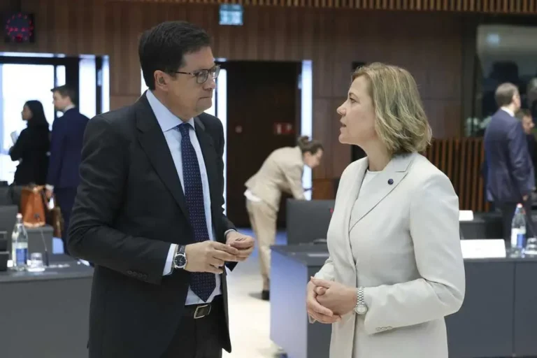 La Unión Europea marca un hito con la entrada en vigor completa de su marco regulatorio para la Inteligencia Artificial