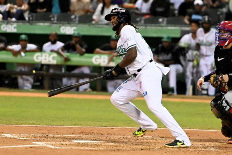 toros-adquieren-a-rainer-nunez-desde-las-estrellas-a-cambio-de-sandber-pimentel