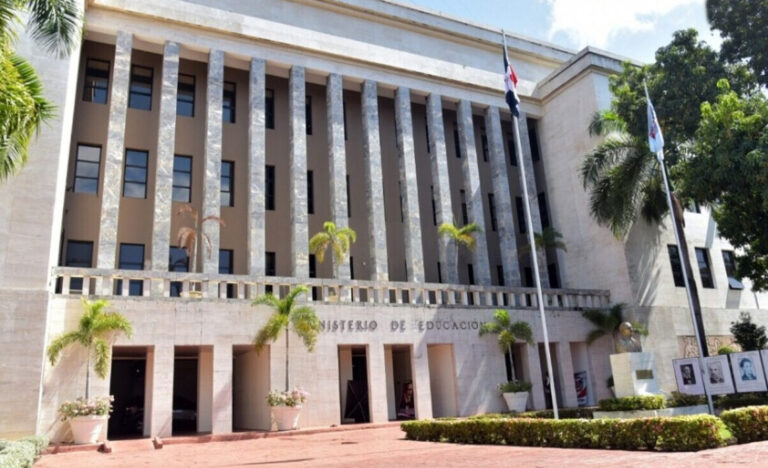 MINERD asegura cobertura total de docentes para el año escolar 2026-2027