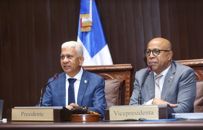 Dirección Ejecutiva del PRM ratifica a Ricardo de los Santos y Alfredo Pacheco para presidir el Congreso Nacional
