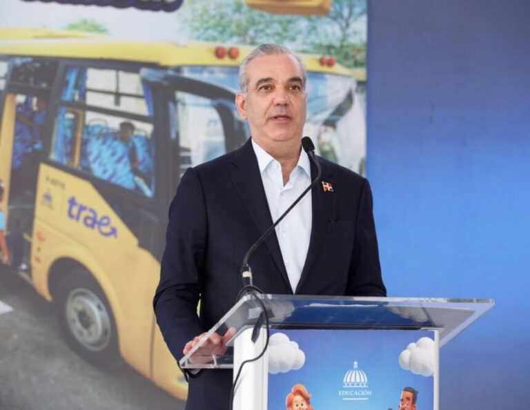 Comisionado de Béisbol agradece a Abinader nuevo reglamento