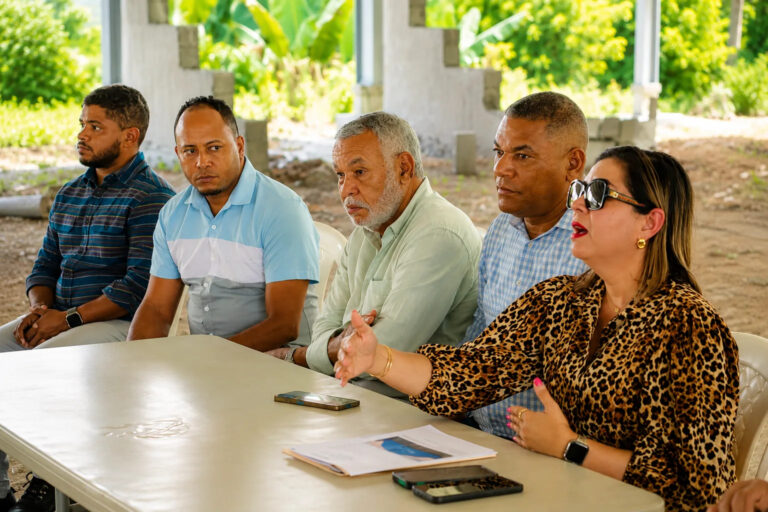 EGEHID anuncia culminación del Polideportivo de Cambita El Pueblecito para noviembre