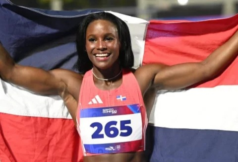 Liranyi conquista su tercera medalla de oro al dominar la prueba de los 200 metros planos