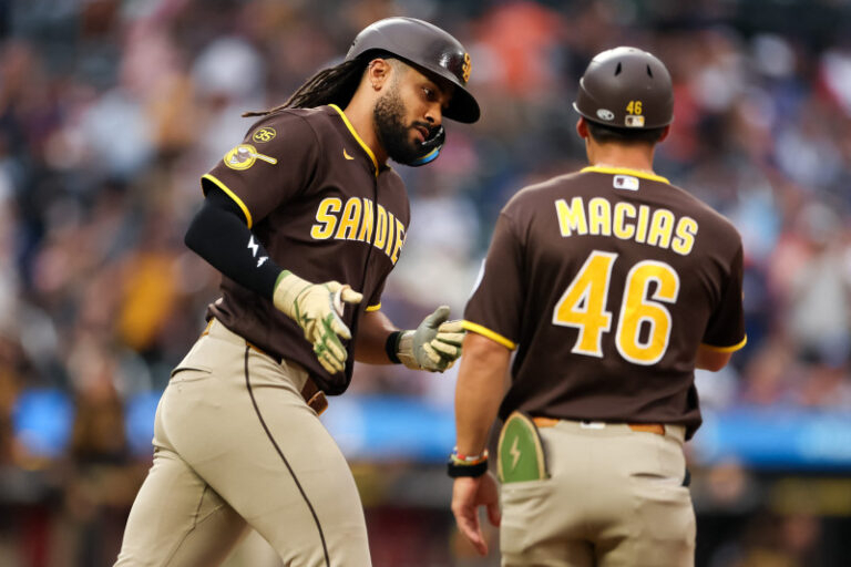 Los Cerveceros de Milwaukee igualaron el récord de la blanqueada más abultada en la era moderna del béisbol al derrotar 22 por 0 a Seattle