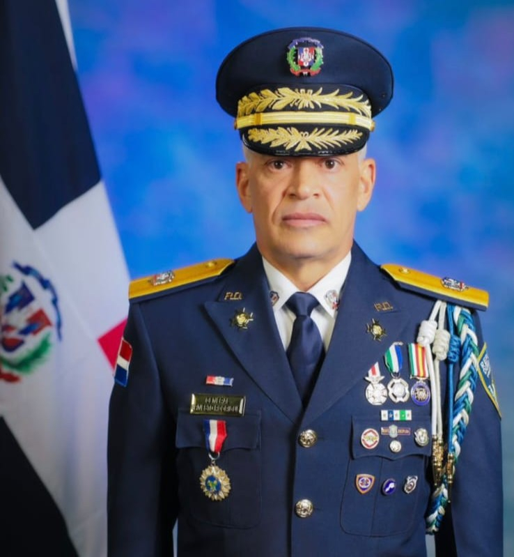 Presidente Abinader destituye a Andrés Cruz Cruz como director de la Policía Nacional; designa al general Ernesto Rodriguez Garcia